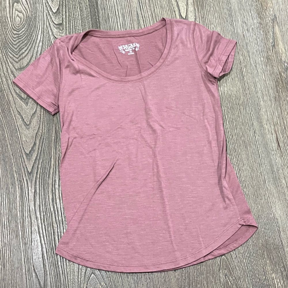 Khol's Womens Mudd Roadtrip Scoopneck Tee Short Sleeve Pullover Merlot Size XS